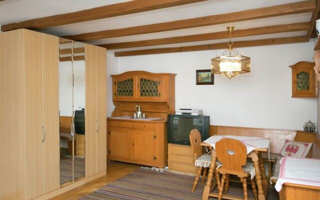 Lush Apartment With Swimming Pool in Silz