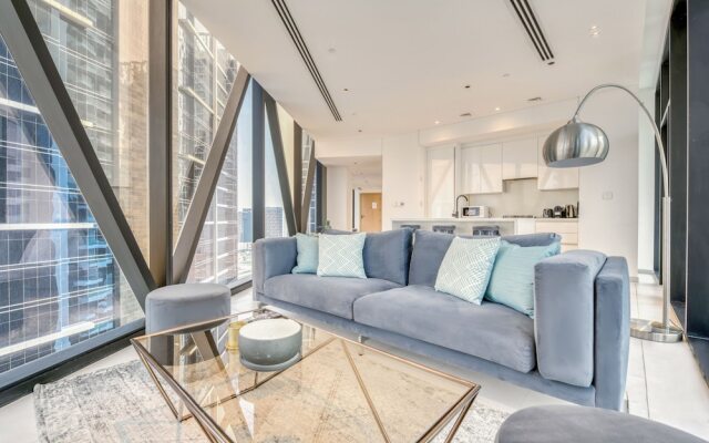 Maison Privee - Luxury Apt W/Burj Khalifa Vw & Dubai Canal Access