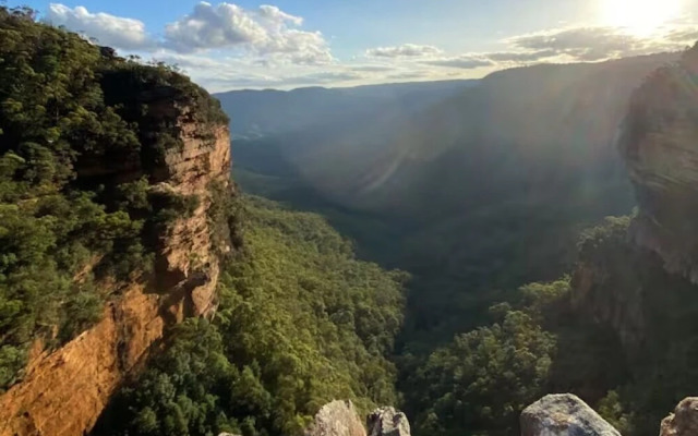 Tullys Hut - Walk to Hikes, Waterfalls, Views