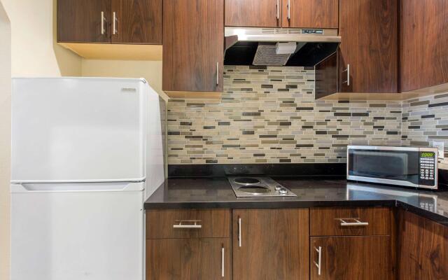 Econo Lodge Inn & Suites Houston Willowbrook