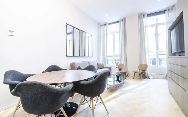 Luxury apartment in Opera - The Louvre