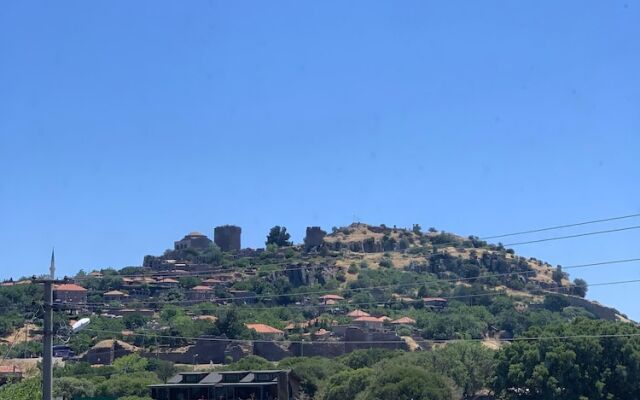 Assos taş konak