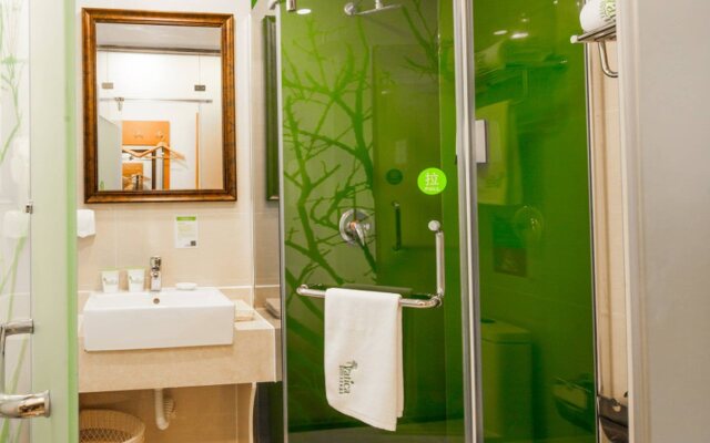 Vatica Beijing East Gate Temple of Heaven LongTan Park Hotel