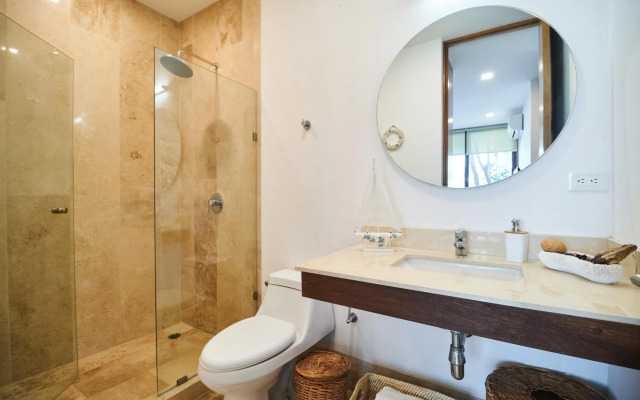 Omara 2-BR Pool · Tropical 2-BR Condo With Private Pool + Amenities!