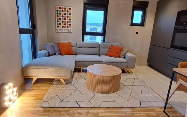 Stylish NEW One Bedroom Apartment