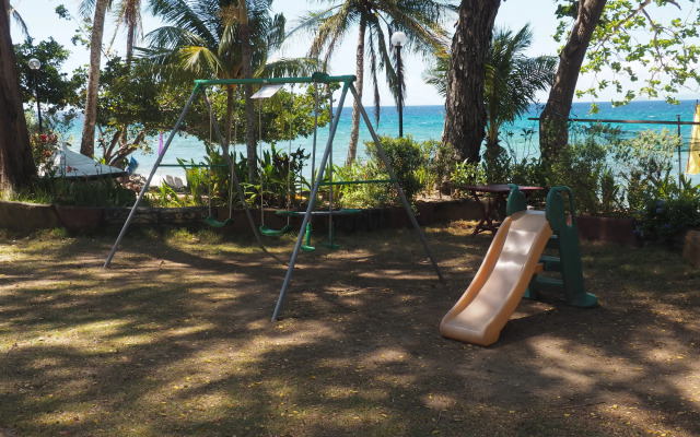 Submarine Garden Beach Resort