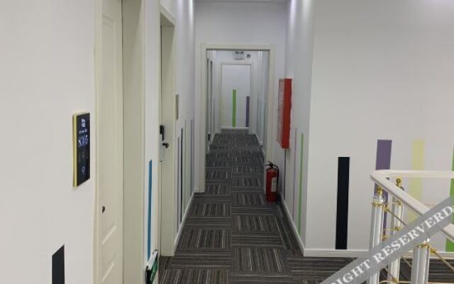 MI NI Hotel