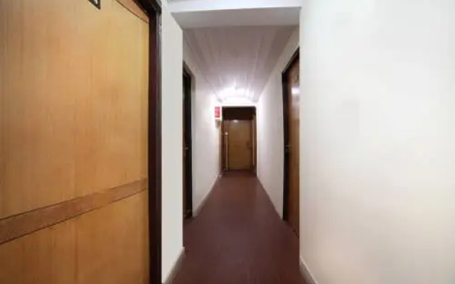 OYO 15211 Hotel Midas