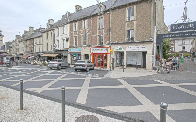 Modern apartment in Bayeux near Tapestry Museum