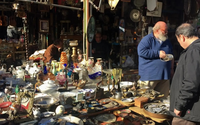 Vibrant Urban Chic Apartment