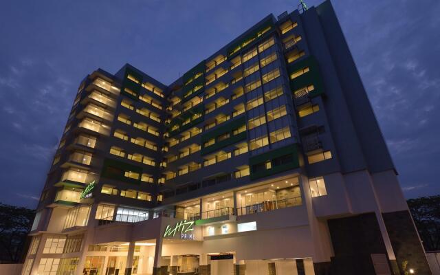 Whiz Prime Hotel Megamas Manado