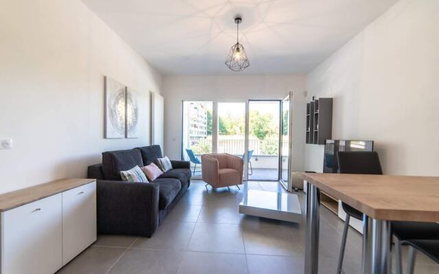 Marquisats Private Apartment 5min From the Lake