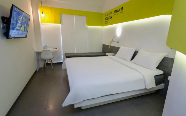 YELLO Hotel Jemursari Surabaya