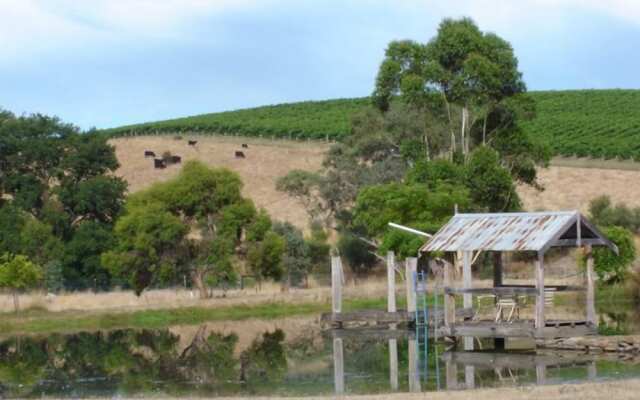 Barristers Block Vigneron Villa