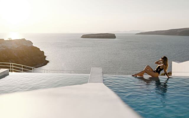 Omna Caldera Suites