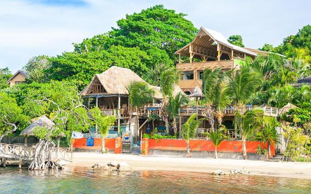 Tranquilseas Eco-Lodge, Diving Center, Restaurant & Bar