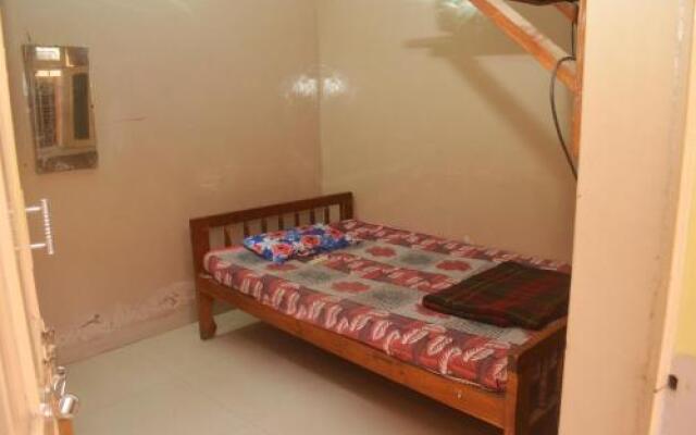 Hotel Pushpak Lodge