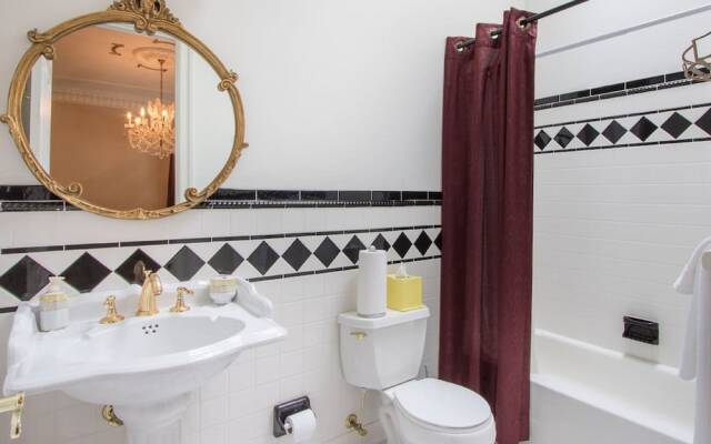 Rosewood Manor Bed & Breakfast