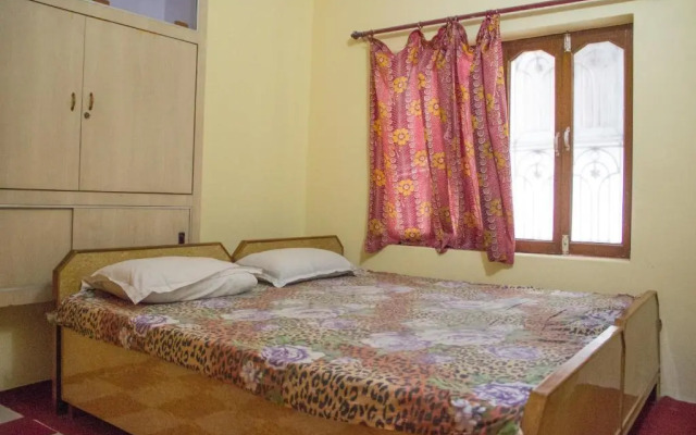 Somit Paying Guest House
