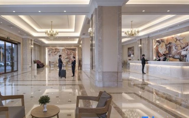 Vienna International Hotel (Danzhou Dingshang Square)