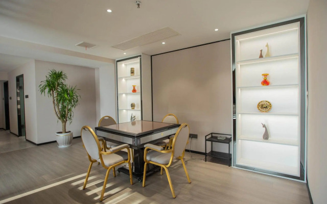 Jingmen California Apartment Hotel
