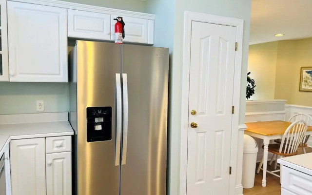 Mayor's Nest 4 Bedroom Home By Redawning