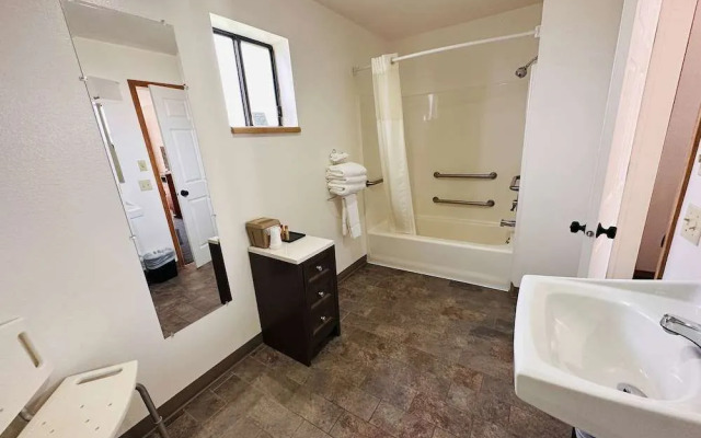 Austin's Chuckwagon Lodge