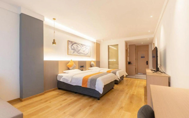 Triassic Museum Hotel