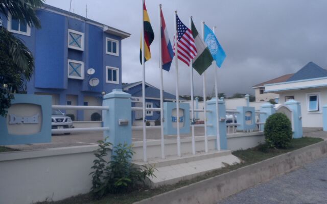 De Holiday Beach Hotel