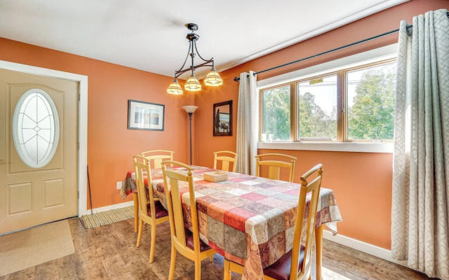 Wilmington Retreat Near Trails, Skiing & Festivals