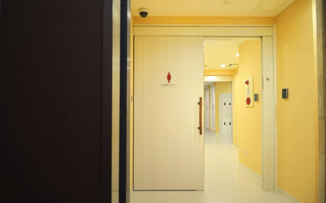 Capsule Hotel B&S Eco-Cube Shinsaibashi