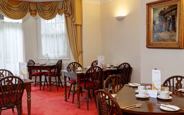 Best Western Swiss Cottage Hotel