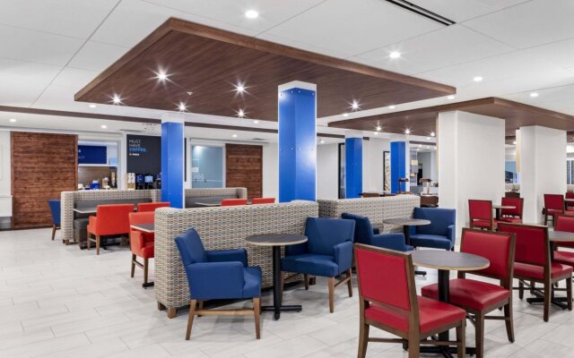 Holiday Inn Express & Suites Madison by IHG