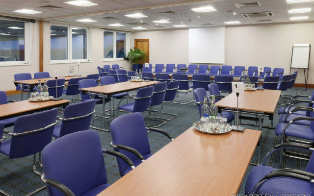 Holiday Inn Edinburgh by IHG