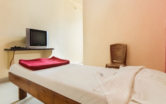 SPOT ON 49517 Hotel Hoysala Deluxe Lodging & Restaurant