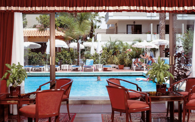 Hotel Don Manolito