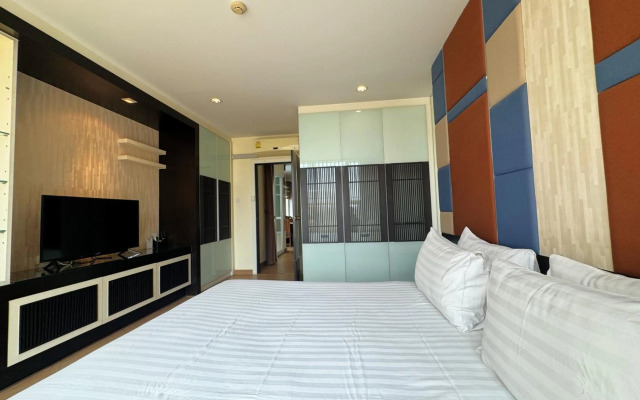 The Sunreno Hotel