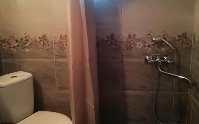 Nikoloz Guesthouse