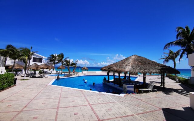 Brisas Beachfront Studios In Hotel Zone
