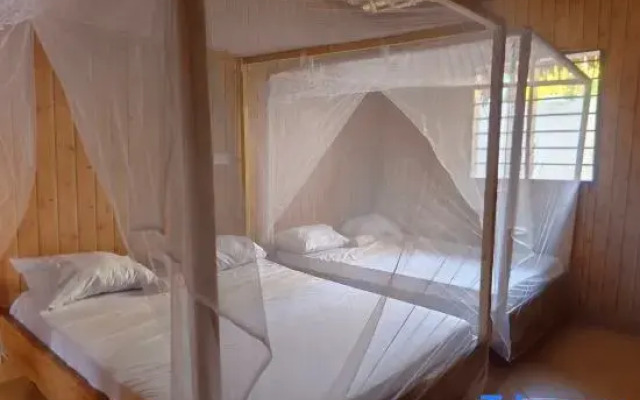 Sawa Sawa Beach Hotel & Backpackers