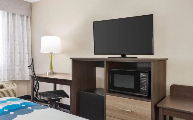 Baymont by Wyndham Blackwell I-35