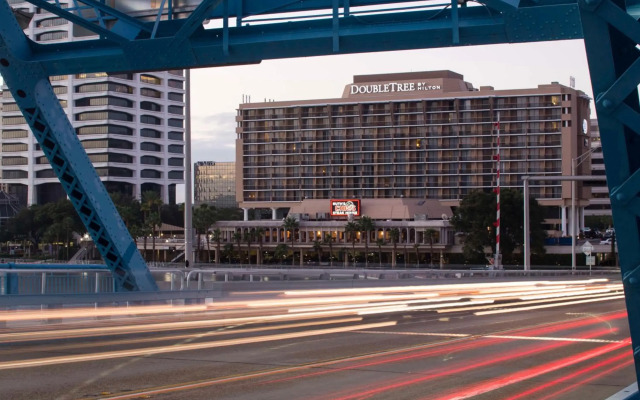 DoubleTree by Hilton Hotel Jacksonville Riverfront