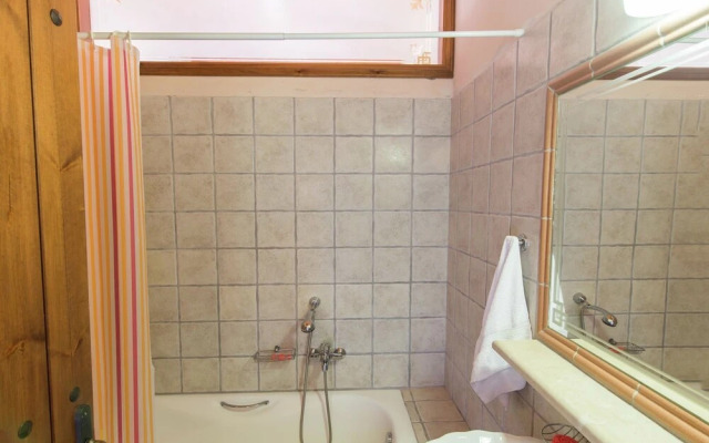 Villa with Private Swimming Pool near Gerani Sea Beach