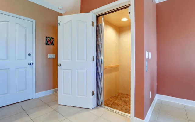 Pet Friendly Condo with Private Parking and Elevator by RedAwning