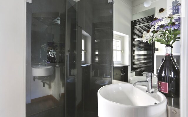 Appartamento Sarina by Vacation in Lucca