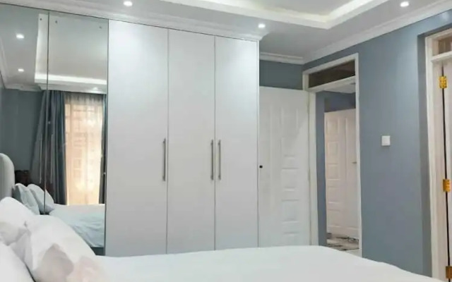 Lux Suites Grandville Apartments