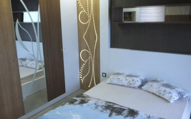 Hande Home Aparts