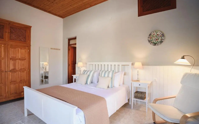Thea Villas & Suite