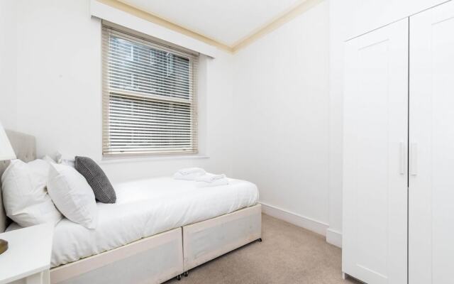 Super Exclusive 3 Bedroom Flat Heart of Chelsea