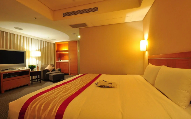 Banqiao Forward Hotel